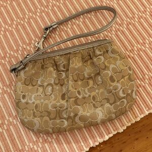 Vintage Coach mini pochette